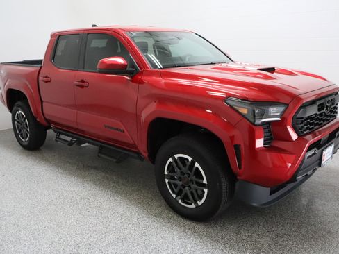 Certified 2025 Toyota Tacoma TRD Sport RWD image 4