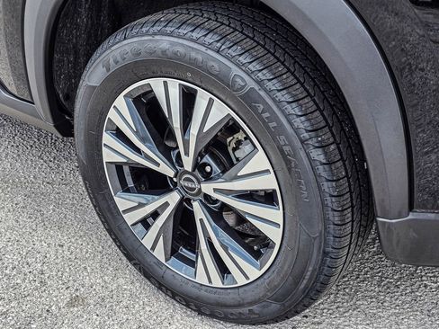 Used 2023 Nissan Rogue SV AWD/4WD image 9