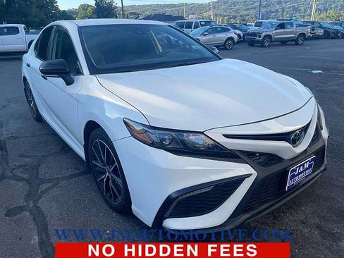 Used 2024 Toyota Camry SE FWD image 5