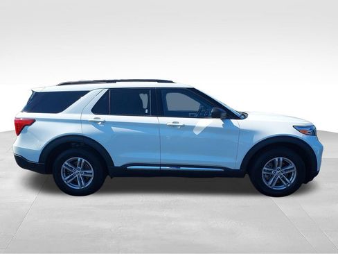 Used 2021 Ford Explorer XLT w/ Equipment Group 202A AWD/4WD image 6
