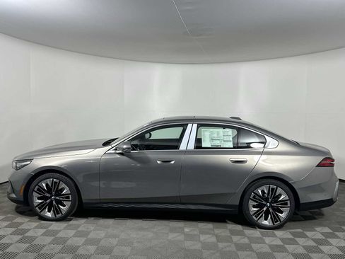 New 2026 BMW 530i xDrive w/ Premium Package image 8