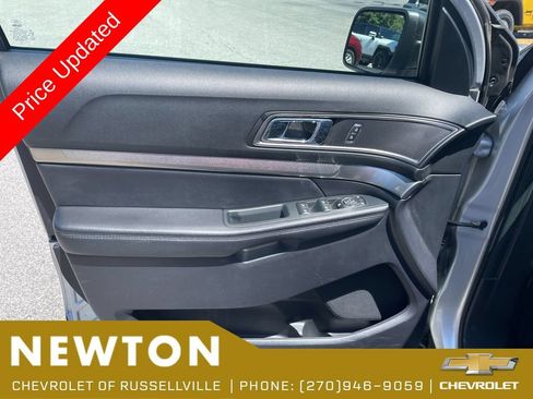 Used 2019 Ford Explorer XLT w/ Equipment Group 202A FWD image 8