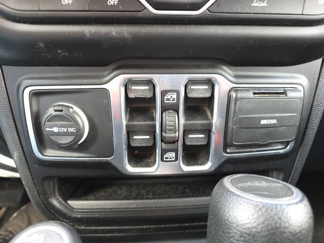 Used 2021 Jeep Gladiator Sport AWD/4WD image 16