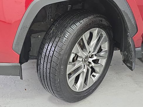 Used 2022 Toyota RAV4 Limited image 31