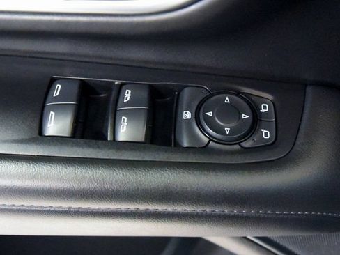 Used 2024 GMC Yukon SLE AWD/4WD image 16