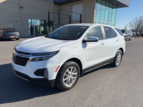 Used 2024 Chevrolet Equinox LT image 1