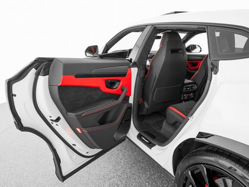 Used 2024 Lamborghini Urus S AWD/4WD image 24