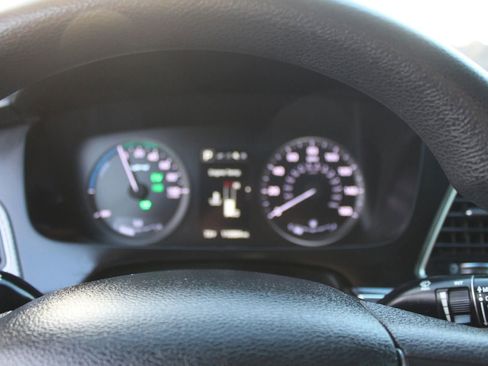 Used 2016 Hyundai Sonata SE image 16