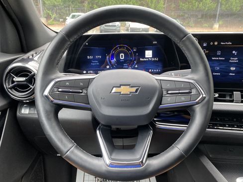 Used 2025 Chevrolet Equinox LT w/ Convenience Package II AWD/4WD image 18