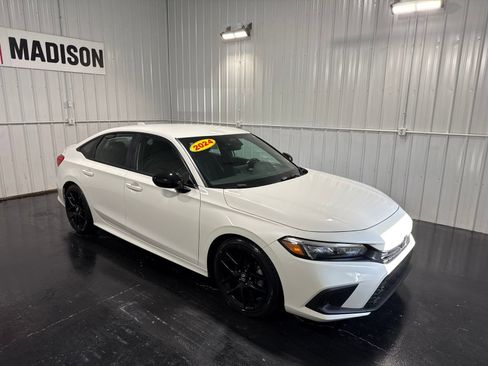 Used 2024 Honda Civic Sport image 4
