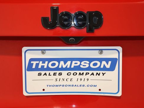 Used 2023 Jeep Renegade Latitude AWD/4WD image 36