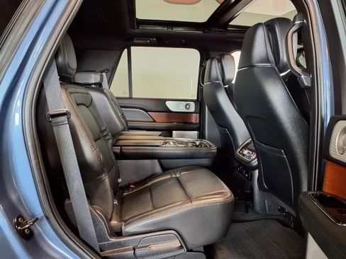 Used 2020 Lincoln Navigator Reserve w/ Luxury Package image 11