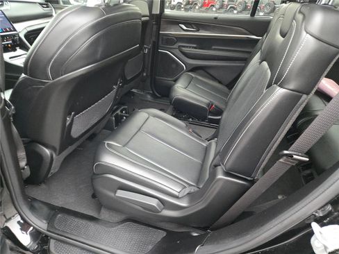 Used 2021 Jeep Grand Cherokee L Limited w/ Luxury Tech Group II image 21