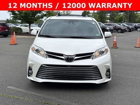 Used 2018 Toyota Sienna XLE w/ XLE Navigation Package FWD image 6