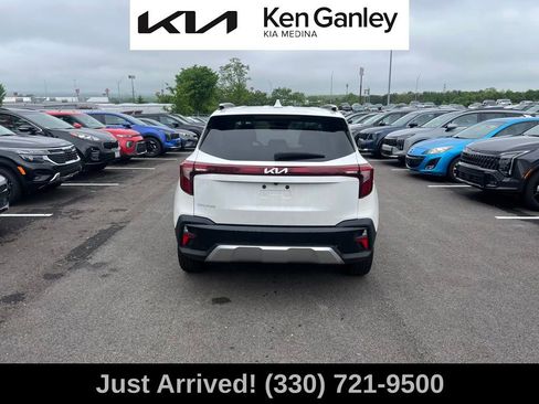 Used 2024 Kia Seltos EX FWD image 6