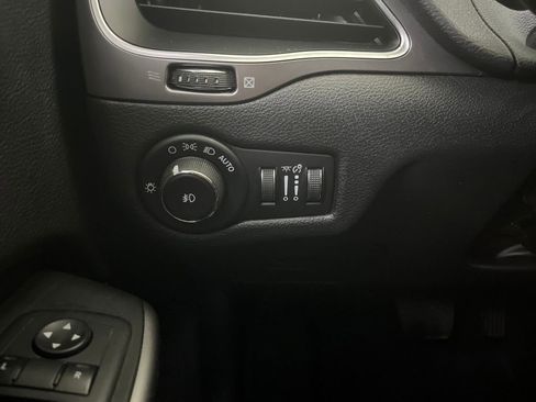 Used 2019 Jeep Cherokee Latitude Plus image 61