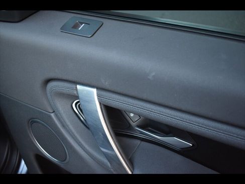 Used 2020 Land Rover Discovery Sport S image 38