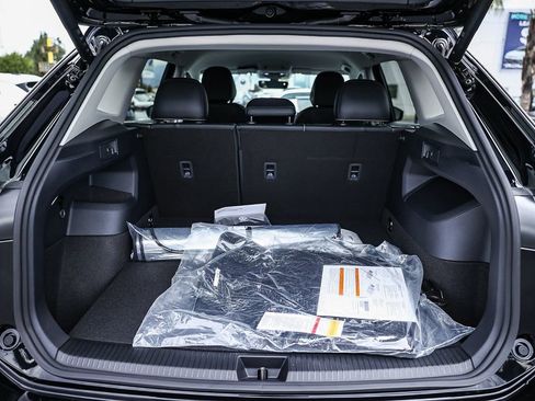 New 2026 Volkswagen Tiguan SE image 18