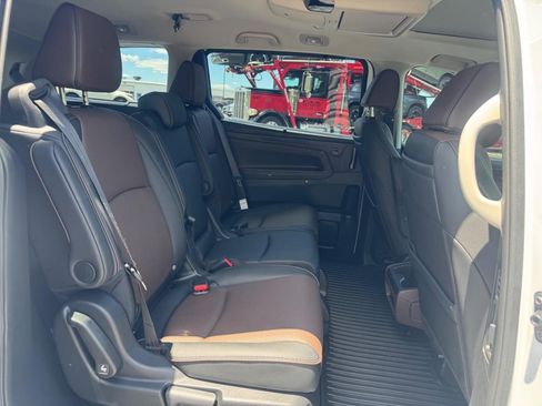 Certified 2026 Honda Odyssey Elite image 11