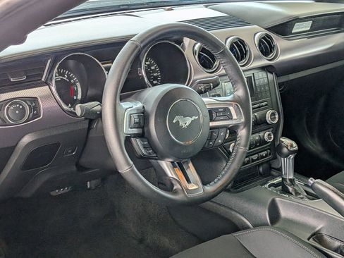 Used 2017 Ford Mustang Coupe RWD image 14