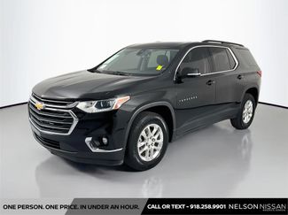 Used 2021 Chevrolet Traverse LT FWD video 1