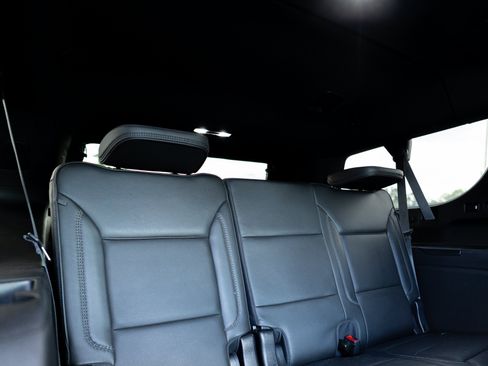 Used 2023 GMC Yukon XL Denali RWD image 13