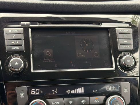 Used 2018 Nissan Rogue SV AWD/4WD image 21