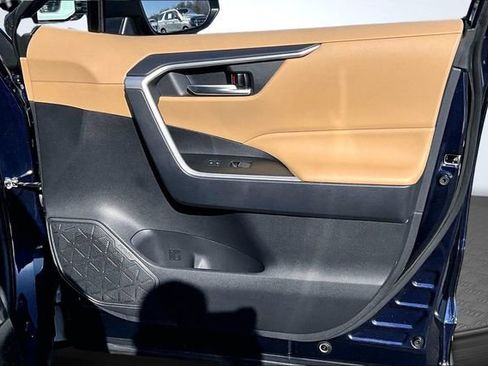 Used 2023 Toyota RAV4 XLE Premium image 28