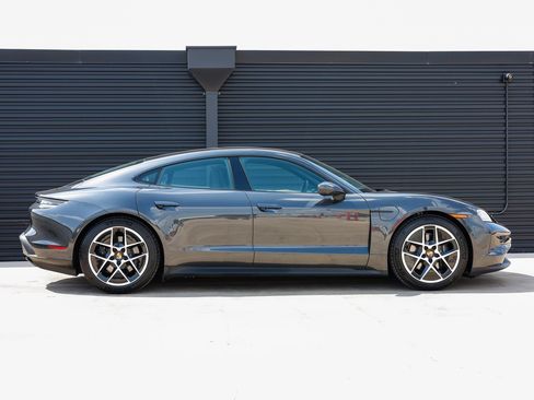 New 2025 Porsche Taycan image 8