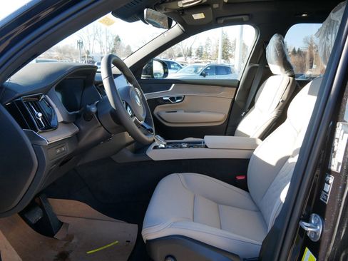 New 2026 Volvo XC90 T8 Plus w/ Protection Package AWD/4WD image 5