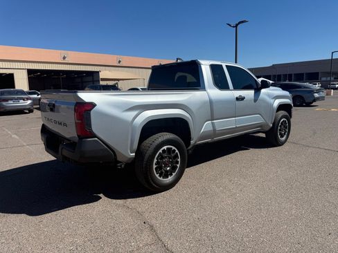 Used 2025 Toyota Tacoma SR image 5