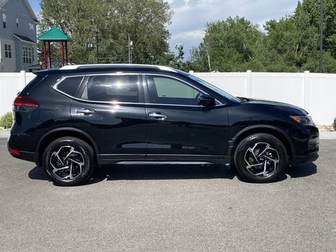 Used 2019 Nissan Rogue SV AWD/4WD image 7