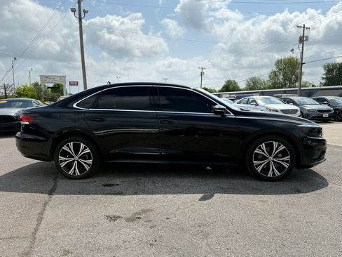 Used 2021 Volkswagen Passat 2.0T SE FWD image 3