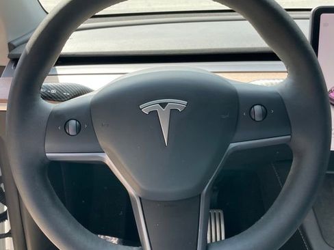 Used 2021 Tesla Model Y Performance image 22
