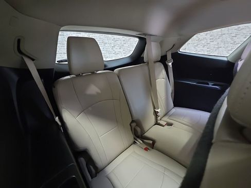 Used 2020 Buick Enclave Essence w/ Sport Touring Edition image 11