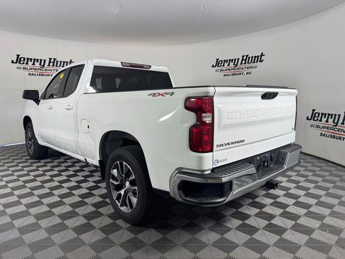 Used 2023 Chevrolet Silverado 1500 LT AWD/4WD image 9