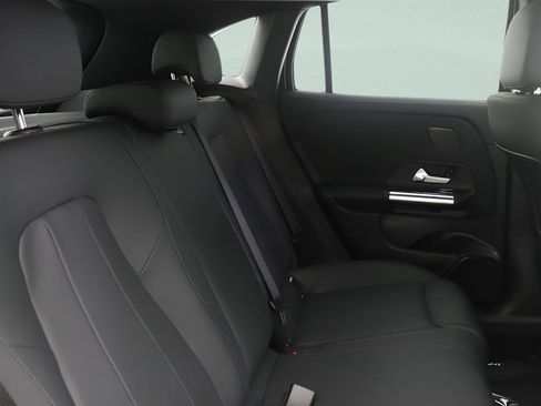 Used 2026 Mercedes-Benz GLA 250 4MATIC image 28
