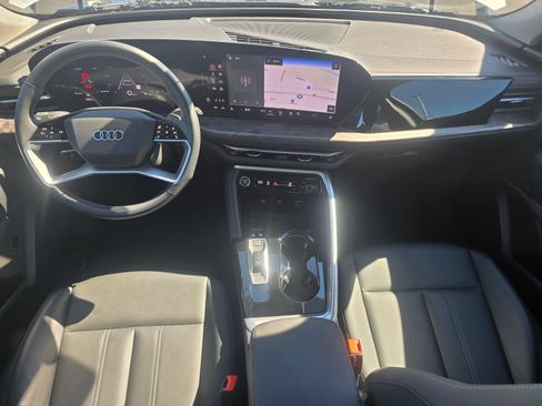 Certified 2025 Audi Q5 Premium w/ Convenience Package AWD/4WD image 16