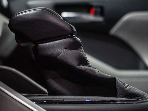 Used 2020 Toyota Highlander XLE image 26