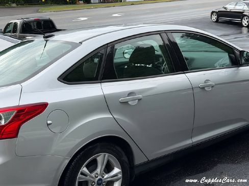 Used 2014 Ford Focus SE FWD image 29