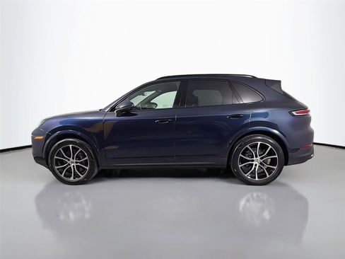 Certified 2024 Porsche Cayenne AWD/4WD image 2