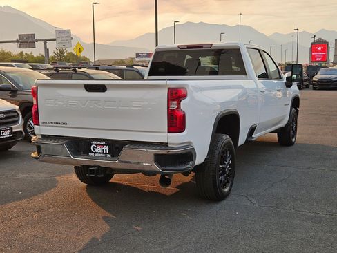 Used 2022 Chevrolet Silverado 3500 LT w/ Convenience Package AWD/4WD image 3