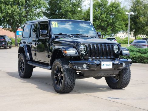 Used 2021 Jeep Wrangler Unlimited Sahara AWD/4WD image 3