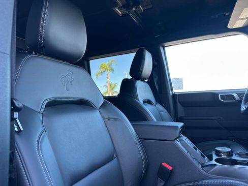 New 2025 Ford Bronco Outer Banks w/ Black Appearance Package image 17