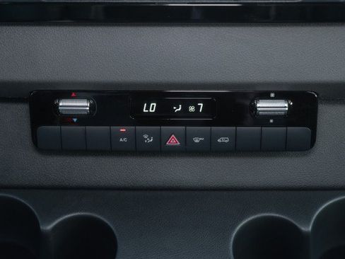Used 2025 Mercedes-Benz Sprinter 2500 image 19