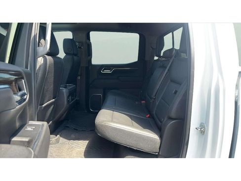 Used 2022 Chevrolet Silverado 1500 LT Trail Boss w/ LT Trail Boss Premium Package AWD/4WD image 12