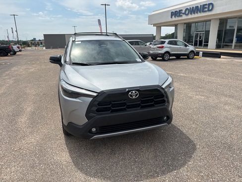 Used 2026 Toyota Corolla Cross XLE FWD image 3