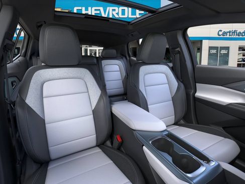 New 2026 Chevrolet Equinox EV LT w/ Convenience Package II AWD/4WD image 20