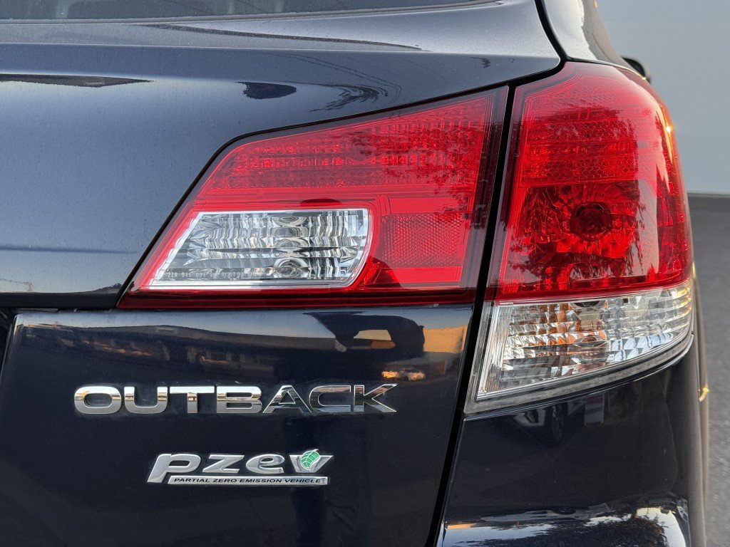 Used 2013 Subaru Outback 2.5i Limited AWD/4WD image 24