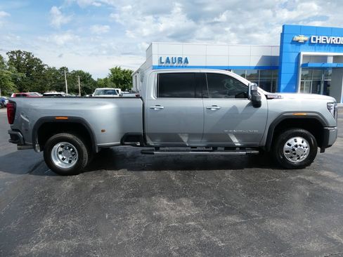 Certified 2025 GMC Sierra 3500 Denali w/ Denali Reserve Package AWD/4WD image 4